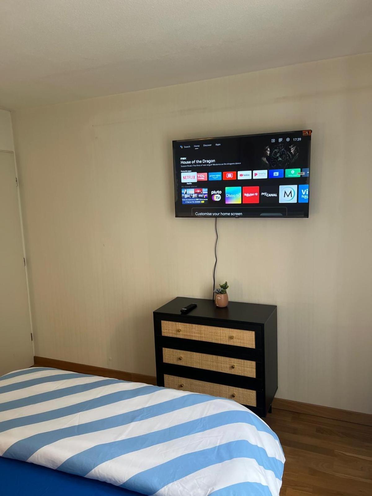 Champion Suites Сарсель Екстер'єр фото