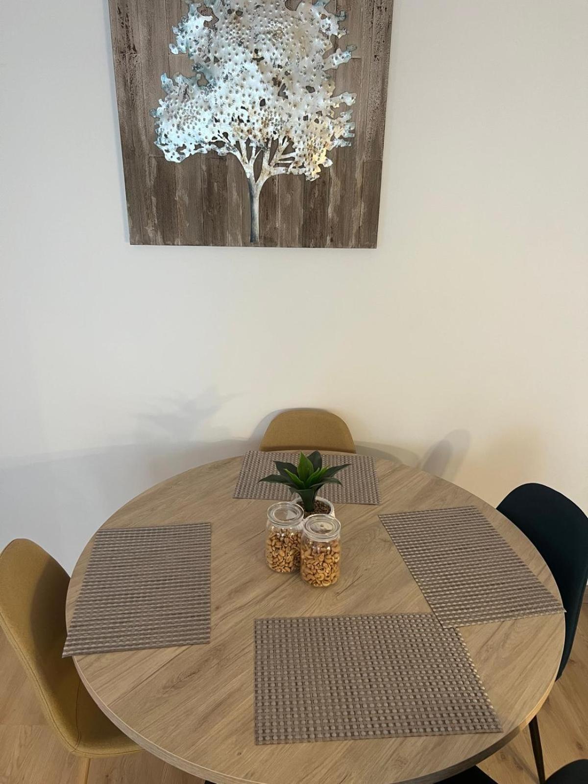 Champion Suites Сарсель Екстер'єр фото