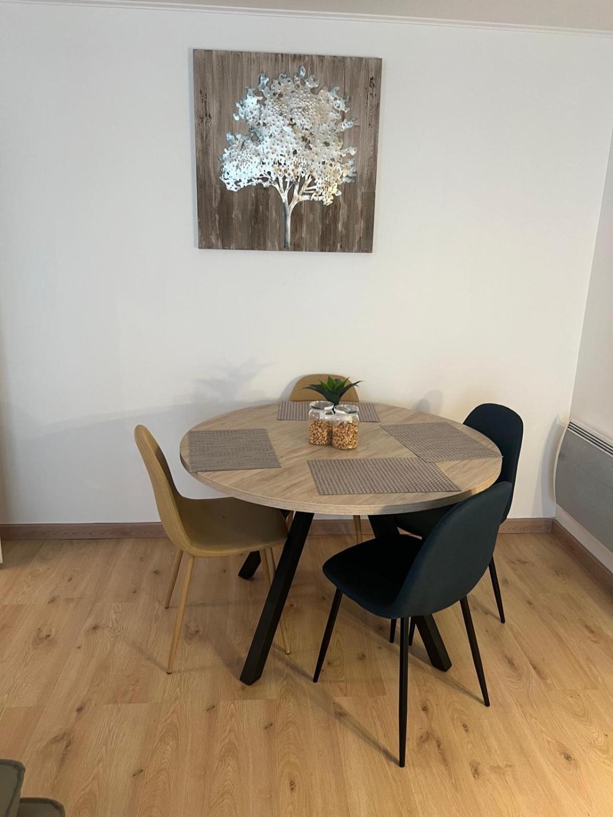 Champion Suites Сарсель Екстер'єр фото