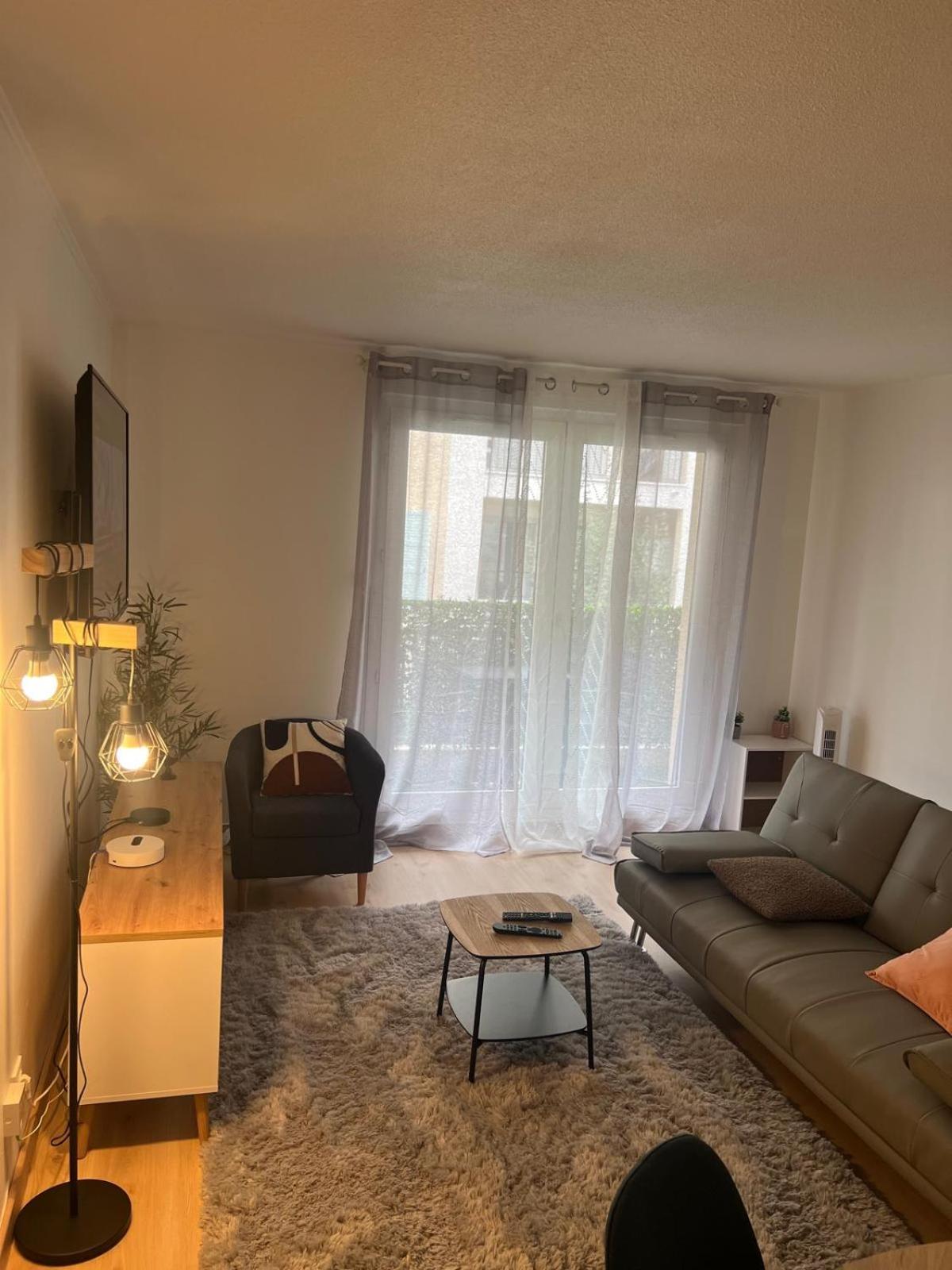 Champion Suites Сарсель Екстер'єр фото