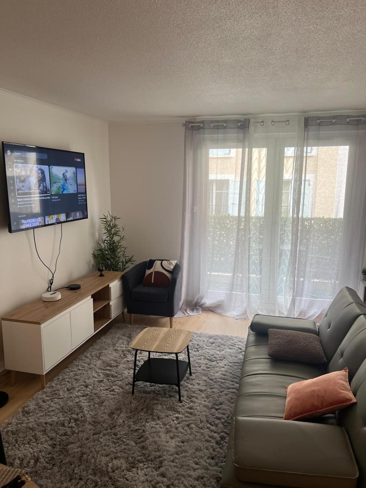 Champion Suites Сарсель Екстер'єр фото