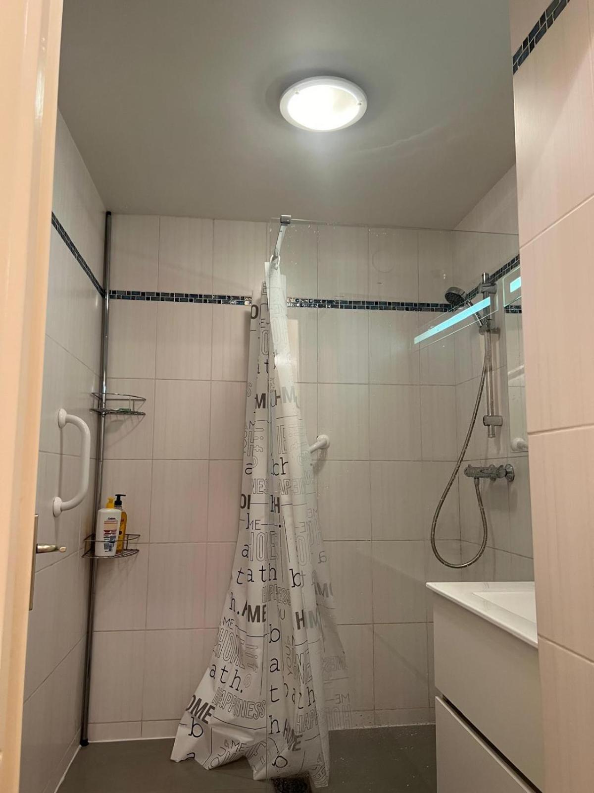 Champion Suites Сарсель Екстер'єр фото